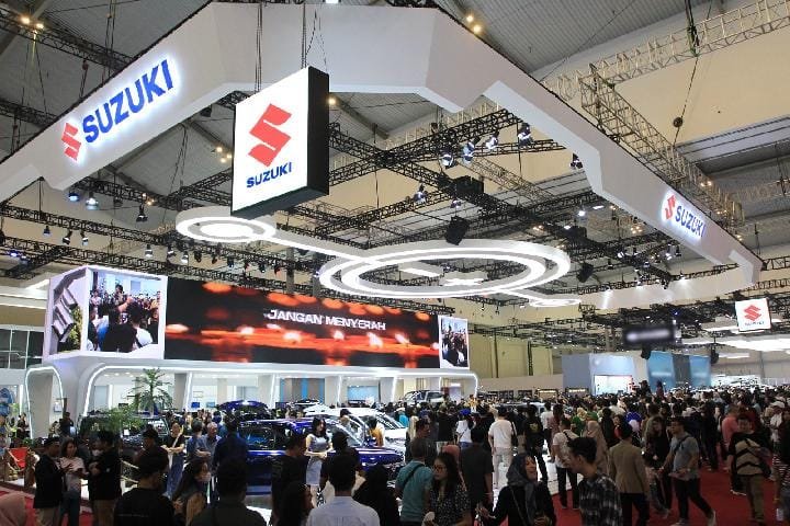 Menteri Perindustrian dapat komitmen dari Toyota, Suzuki, dan Daihatsu untuk tidak lakukan PHK. **Versi lebih menarik:** **Toyota, Suzuki, Daihatsu Janjikan Tidak Lakukan Pemutusan Hubungan Kerja**