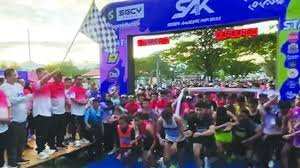 Peserta Jalan Santai Di Pangkep Menikmati Kuliner Lokal